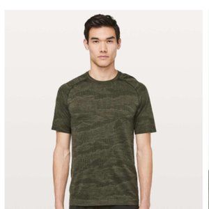 Lululemon Metal Vent Tech Surge Short Sleeve Willow Green / Dark Olive Size XL